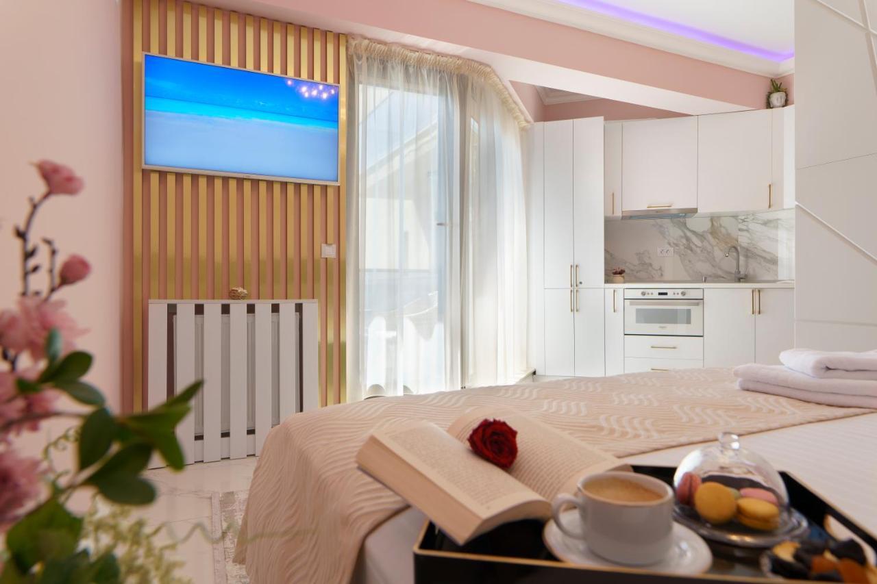 Del Mar Mamaia-vega Studio